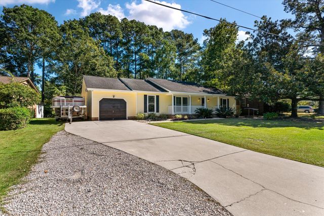 8222 Greenridge Road, North Charleston, SC 29406