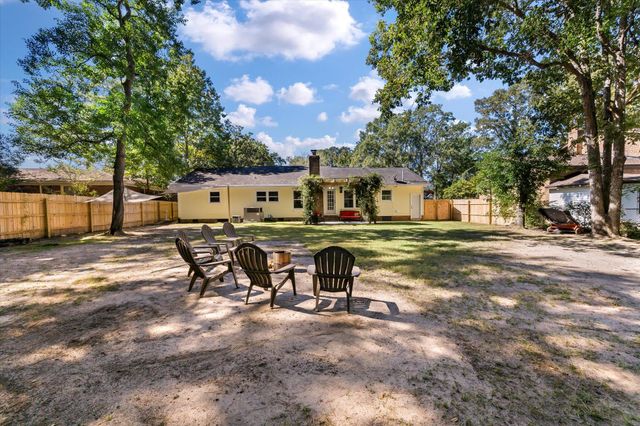 8222 Greenridge Road, North Charleston, SC 29406