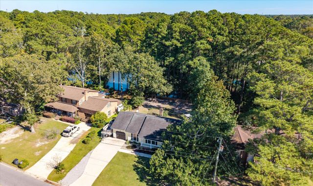 8222 Greenridge Road, North Charleston, SC 29406