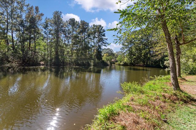 8222 Greenridge Road, North Charleston, SC 29406