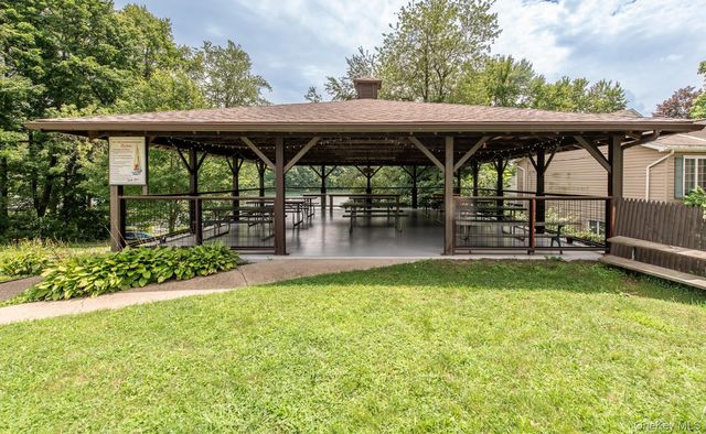 8 Loyola Road, Elizaville, NY 12541