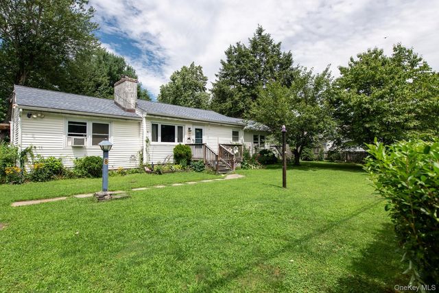 8 Loyola Road, Elizaville, NY 12541