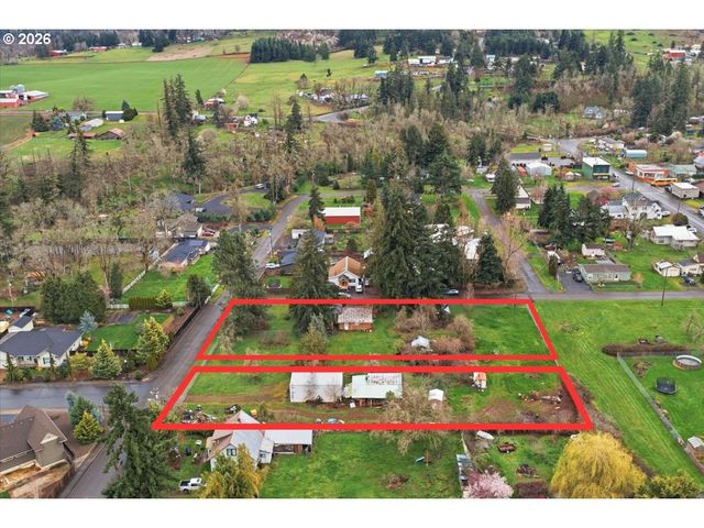 130 C St, Scotts Mills, OR 97375