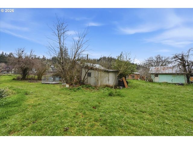130 C St, Scotts Mills, OR 97375