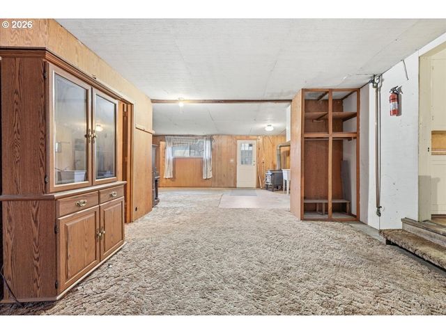 130 C St, Scotts Mills, OR 97375