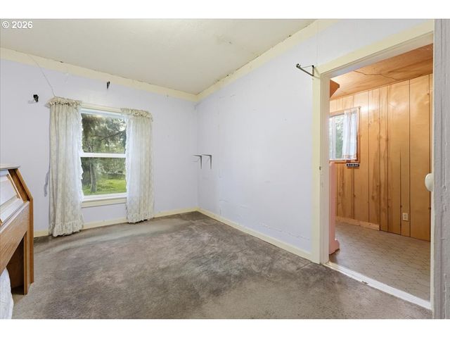 130 C St, Scotts Mills, OR 97375