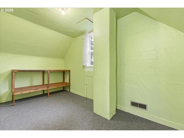 130 C St, Scotts Mills, OR 97375