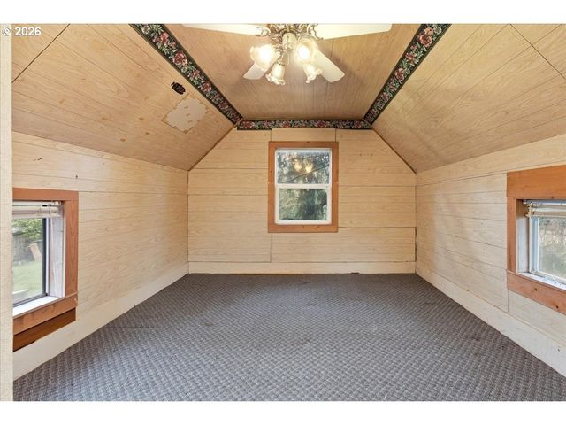 130 C St, Scotts Mills, OR 97375