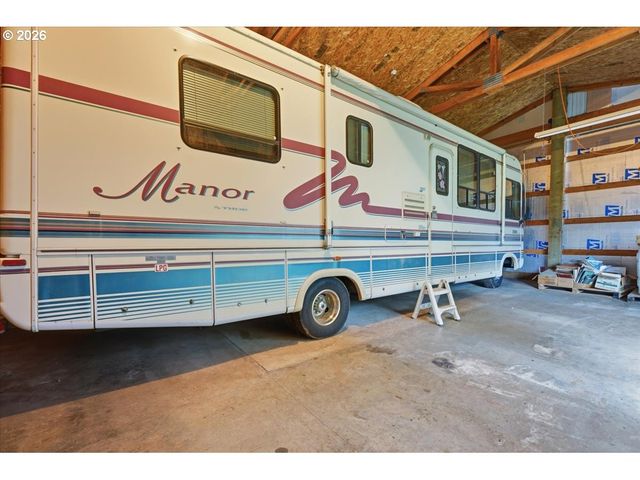 130 C St, Scotts Mills, OR 97375