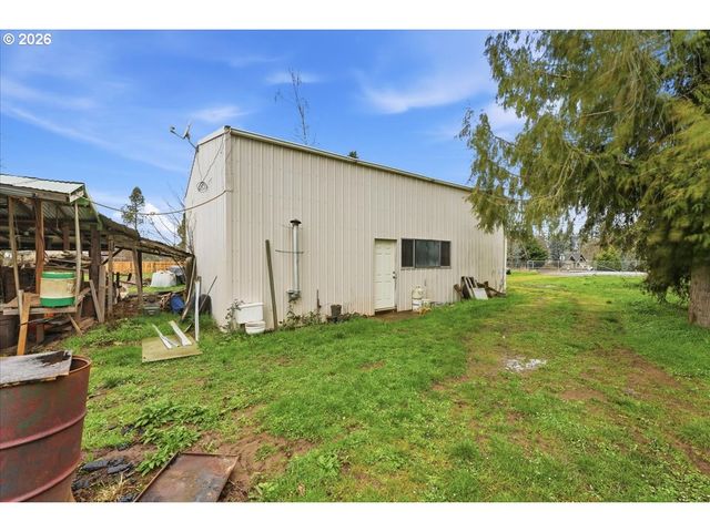 130 C St, Scotts Mills, OR 97375