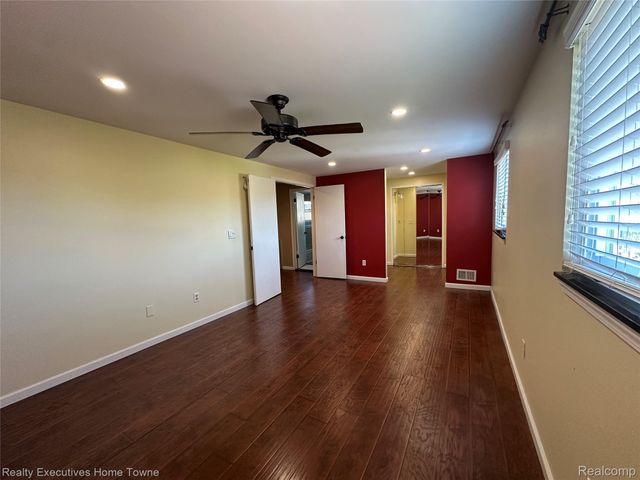 38968 Harrison Drive, Sterling Heights, MI 48310