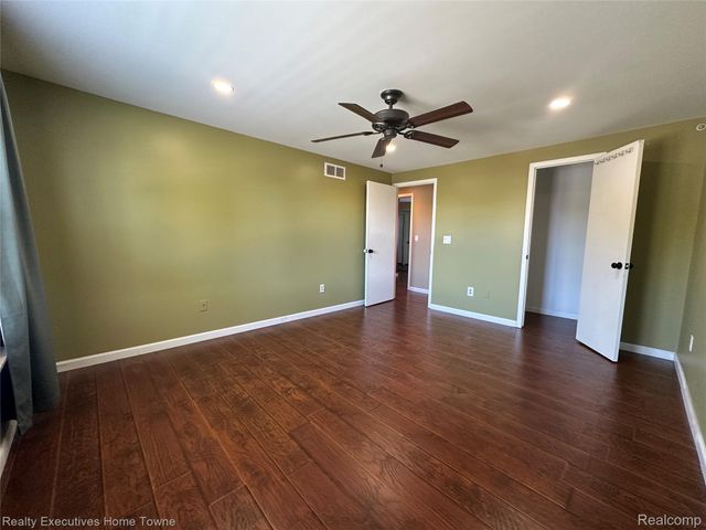 38968 Harrison Drive, Sterling Heights, MI 48310