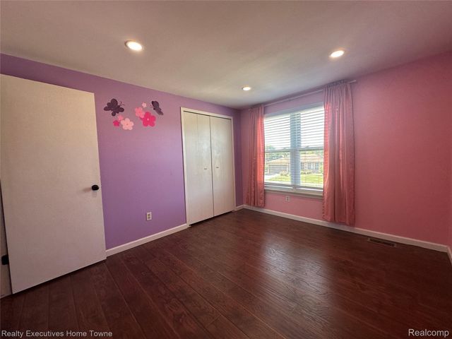 38968 Harrison Drive, Sterling Heights, MI 48310