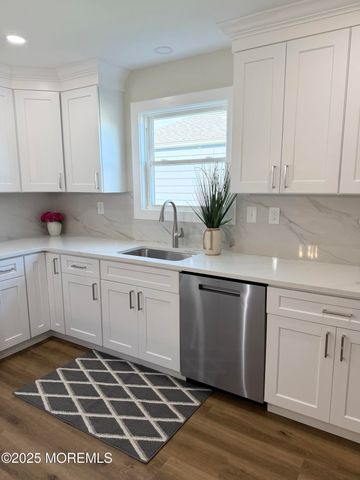 57 Innsbruck Drive, Toms River, NJ 08757