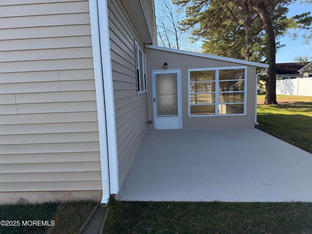 57 Innsbruck Drive, Toms River, NJ 08757