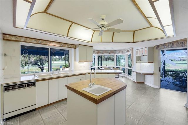 2227 Regal WAY, Naples, FL 34110