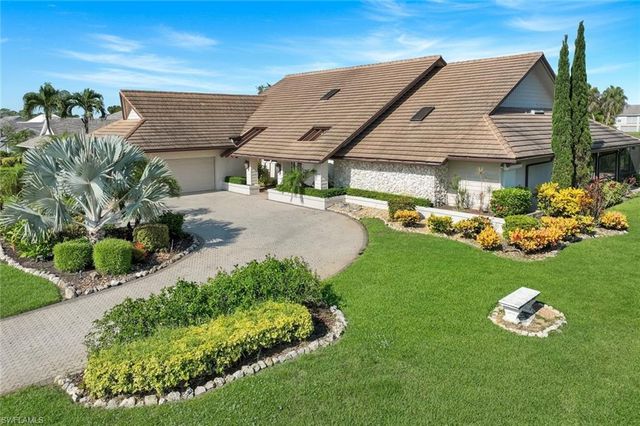 2227 Regal WAY, Naples, FL 34110