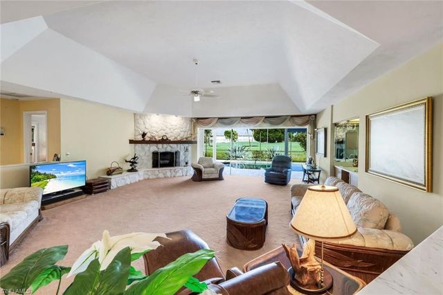 2227 Regal WAY, Naples, FL 34110