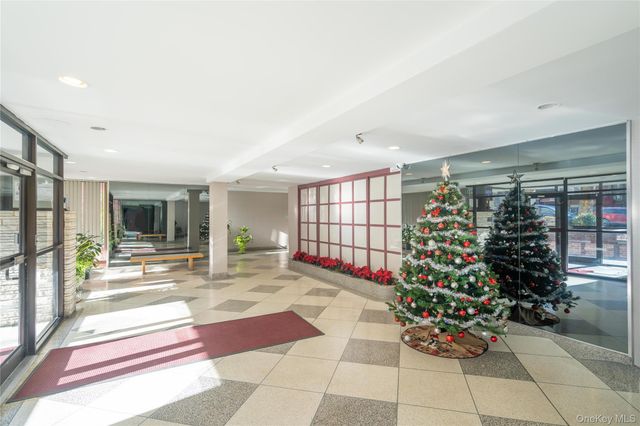 67-41 Burns Street 107, Forest Hills, NY 11375