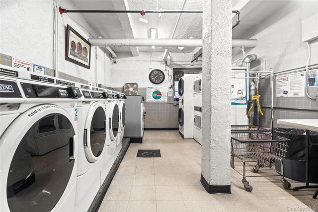 67-41 Burns Street 107, Forest Hills, NY 11375