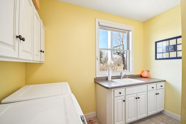 2477 Golf View Drive, River Falls, WI 54022