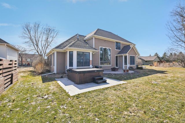 2477 Golf View Drive, River Falls, WI 54022