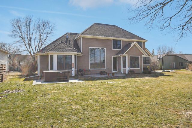 2477 Golf View Drive, River Falls, WI 54022