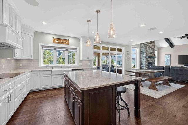 810 Lynn Street, Waunakee, WI 53597