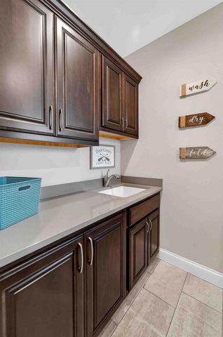 810 Lynn Street, Waunakee, WI 53597