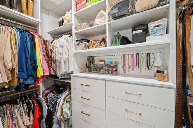 15819 N Barkers Landing Road, Houston, TX 77079