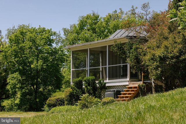 37961 FOREST MILLS RD, Leesburg, VA 20175