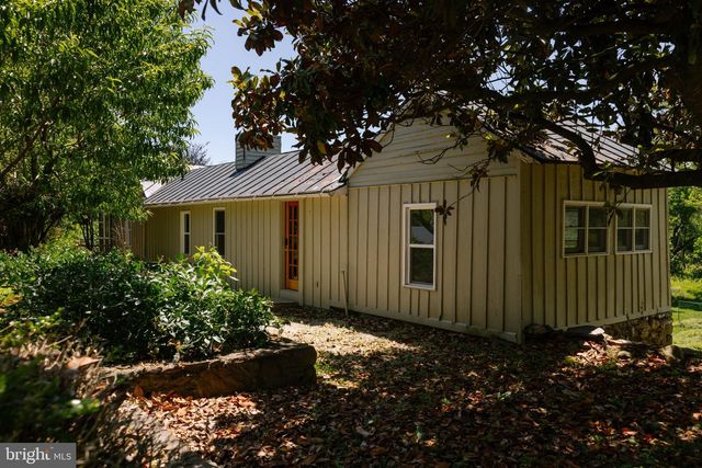 37961 FOREST MILLS RD, Leesburg, VA 20175