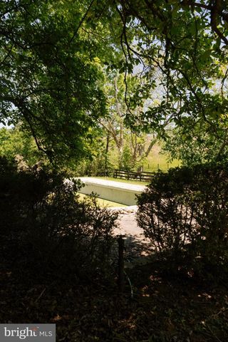 37961 FOREST MILLS RD, Leesburg, VA 20175