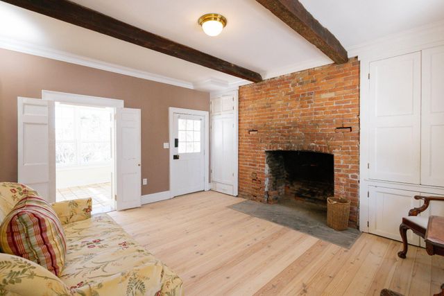 37961 FOREST MILLS RD, Leesburg, VA 20175