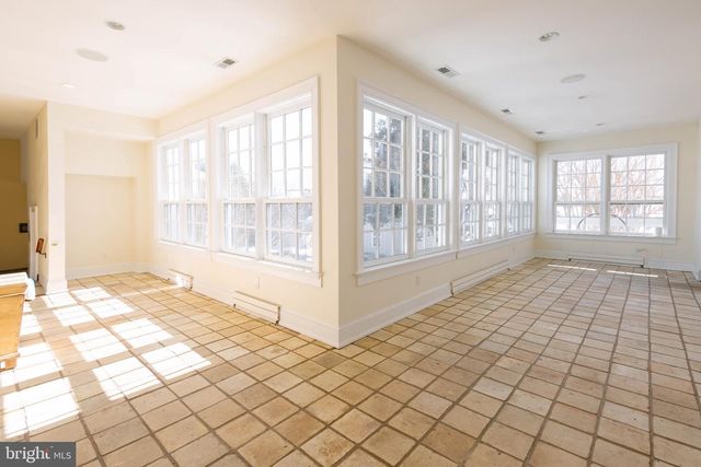 37961 FOREST MILLS RD, Leesburg, VA 20175
