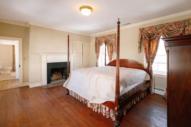 37961 FOREST MILLS RD, Leesburg, VA 20175