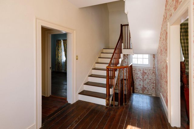 37961 FOREST MILLS RD, Leesburg, VA 20175