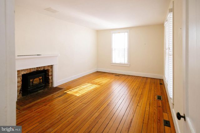 37961 FOREST MILLS RD, Leesburg, VA 20175