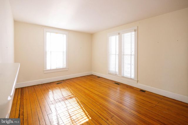 37961 FOREST MILLS RD, Leesburg, VA 20175