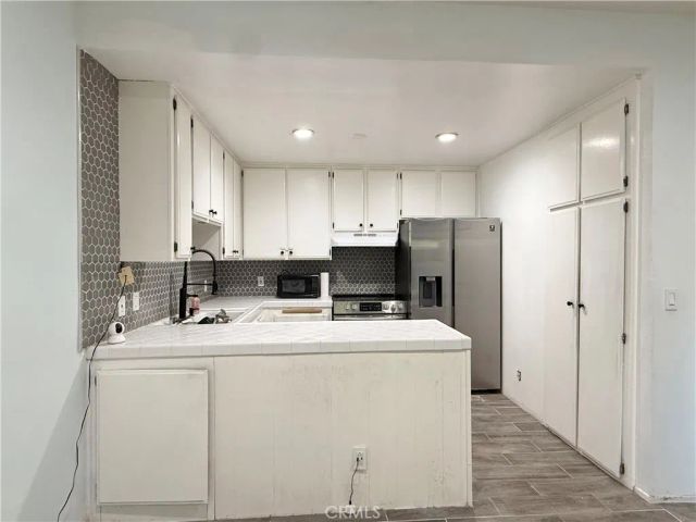 6815 Remmet Avenue 122, Canoga Park, CA 91303