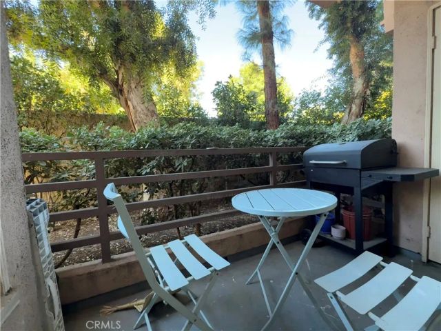 6815 Remmet Avenue 122, Canoga Park, CA 91303