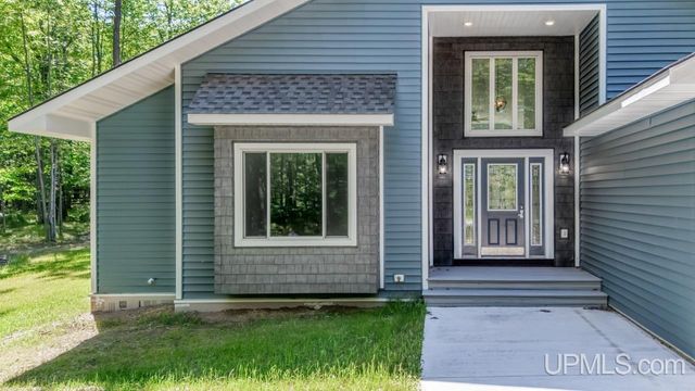 W8031 Millie Hill Estates Drive, Iron Mountain, MI 49801