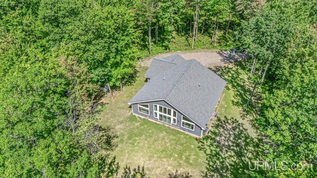 W8031 Millie Hill Estates Drive, Iron Mountain, MI 49801