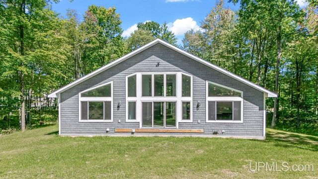 W8031 Millie Hill Estates Drive, Iron Mountain, MI 49801