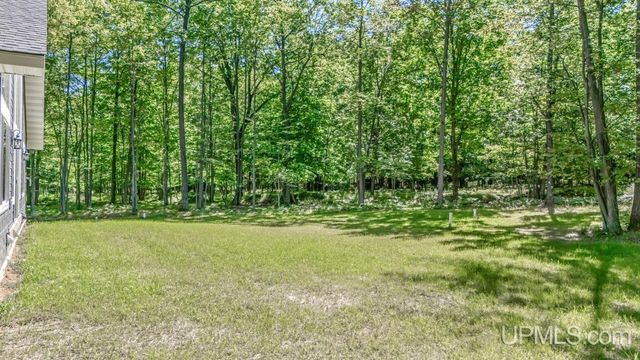 W8031 Millie Hill Estates Drive, Iron Mountain, MI 49801