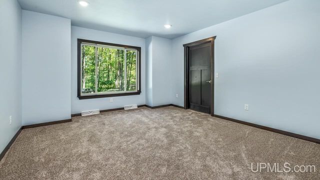 W8031 Millie Hill Estates Drive, Iron Mountain, MI 49801