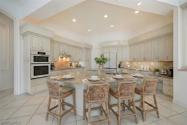 2341 Cheshire LN, Naples, FL 34109