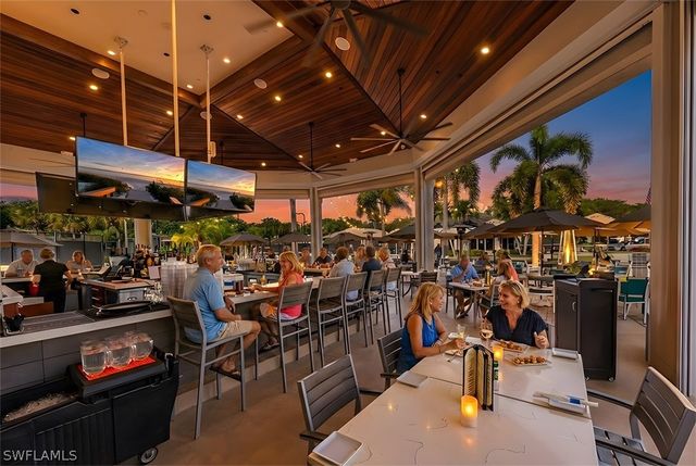 2341 Cheshire LN, Naples, FL 34109