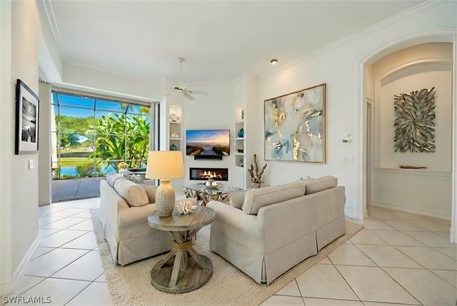 2341 Cheshire LN, Naples, FL 34109