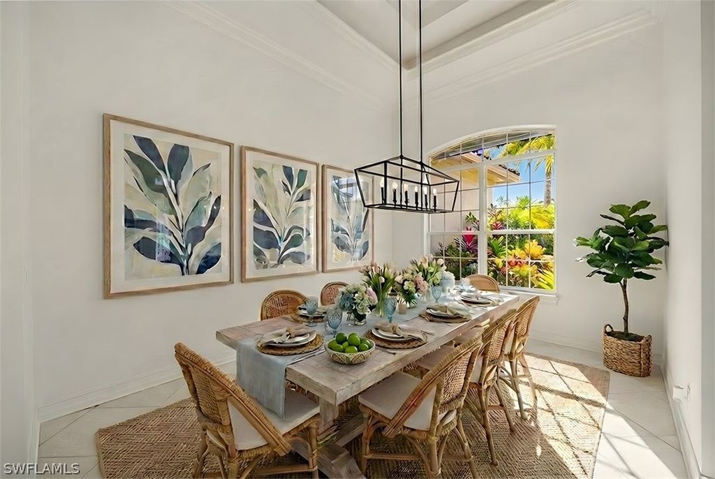 2341 Cheshire LN, Naples, FL 34109